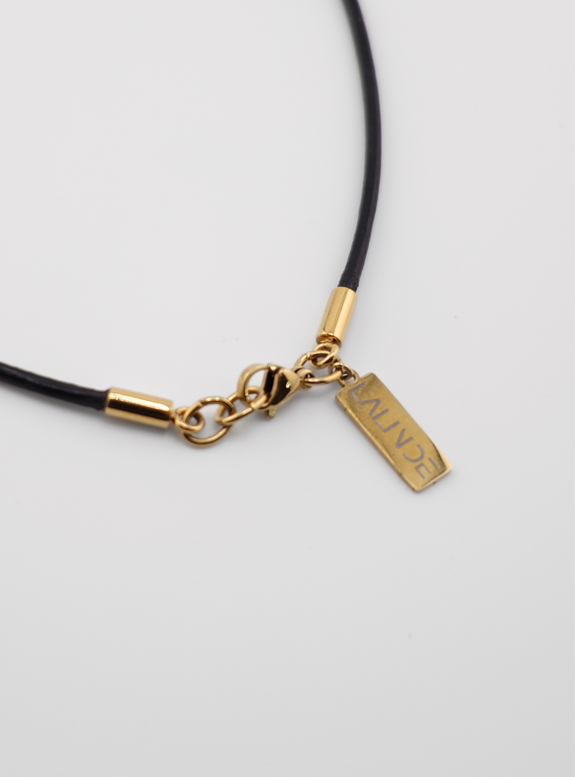 Sea of Pearl - Leather Necklace