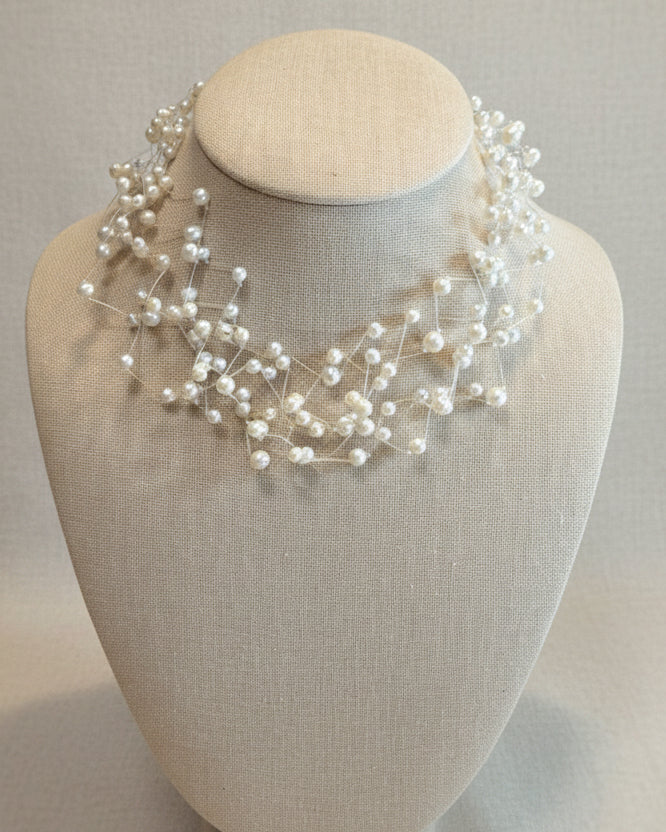 Floating Pearls Necklace