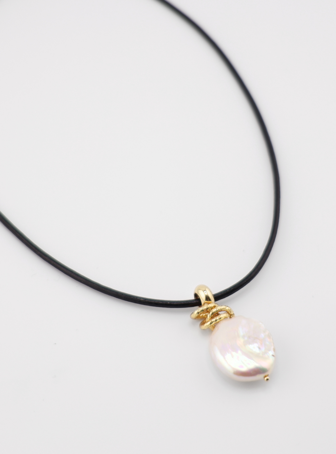 Sea of Pearl - Leather Necklace