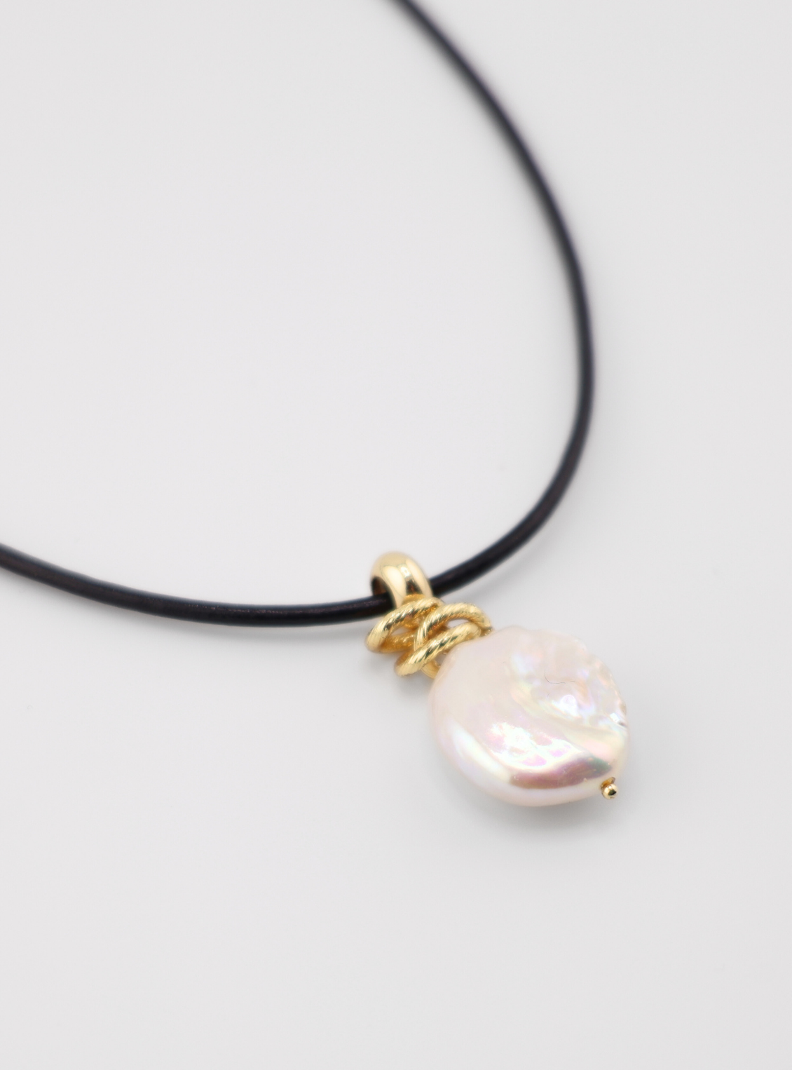 Sea of Pearl - Leather Necklace