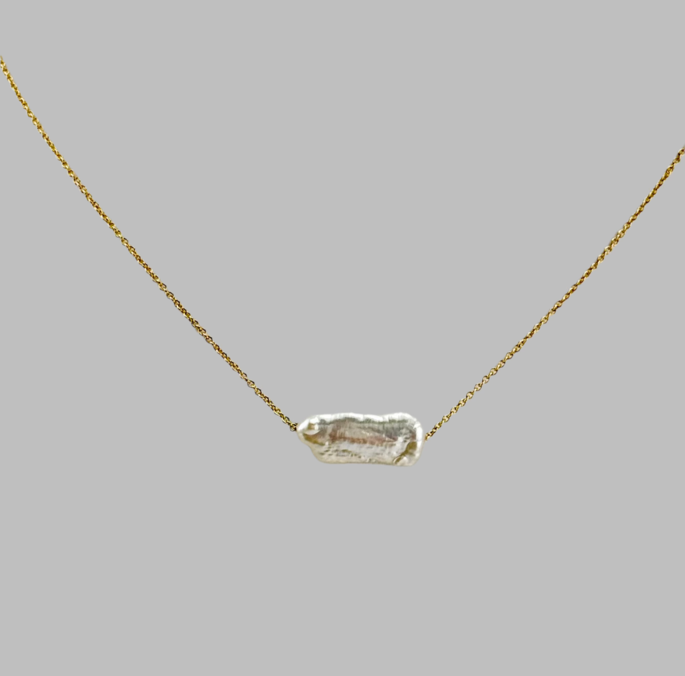 Minimal Keshi Pearl Necklace