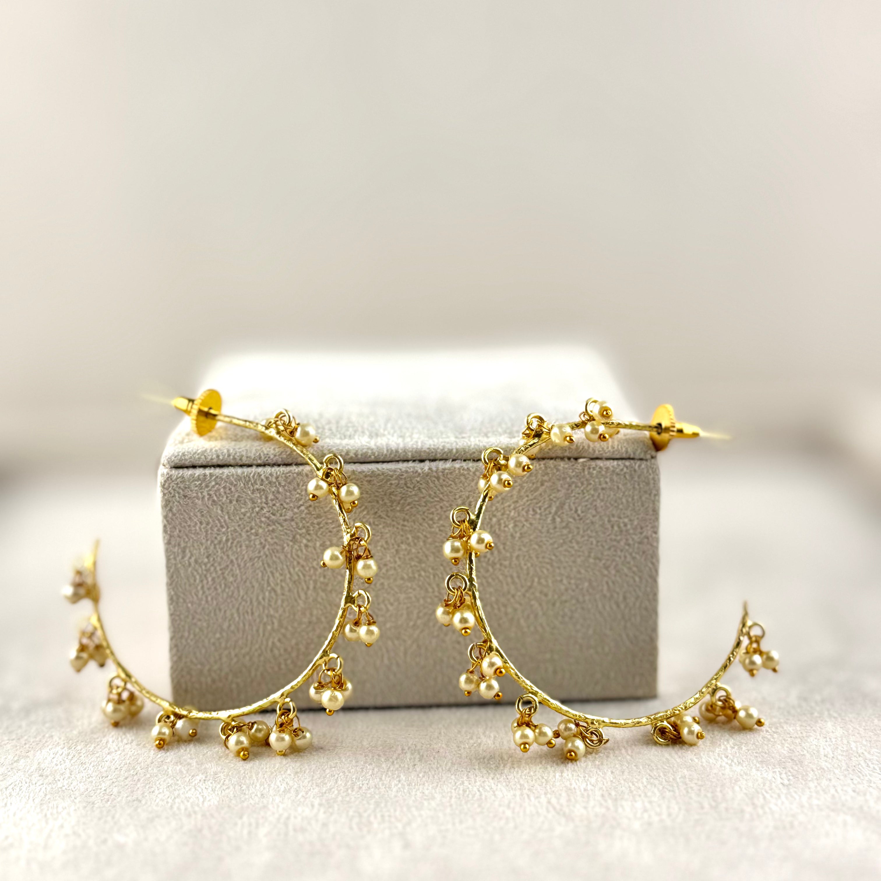Lady Mini Pearls Hoops