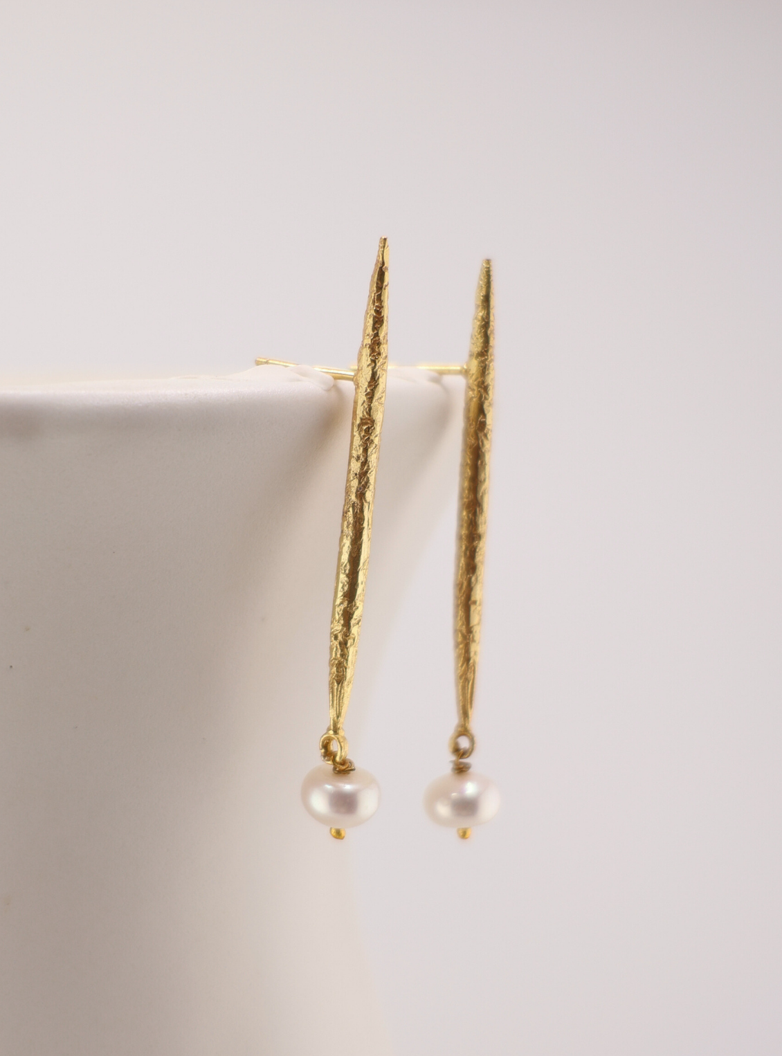 Gold pearl Earrings