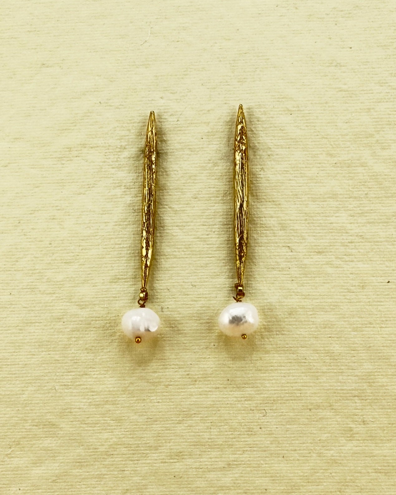 Gold pearl Earrings