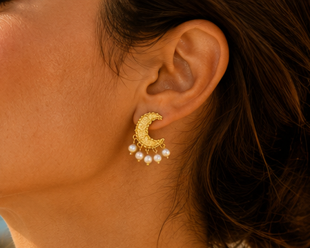 Luna Pearl Studs